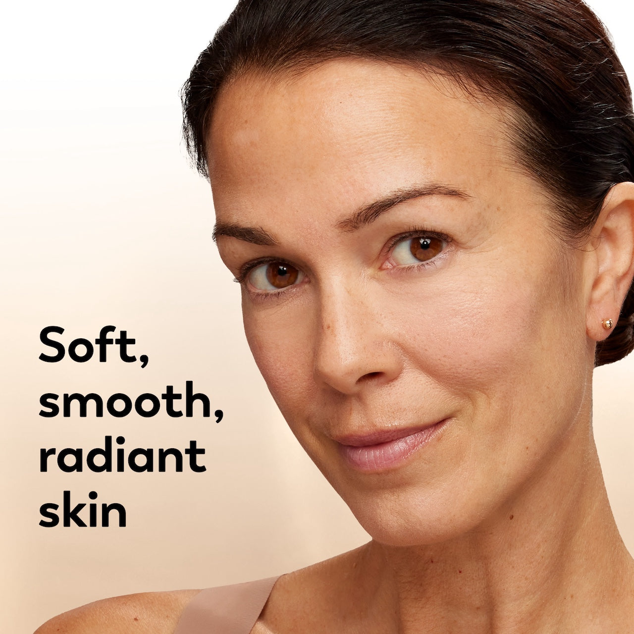 Olay / Total Effects Revitalizing Foaming · Daily Cleansing