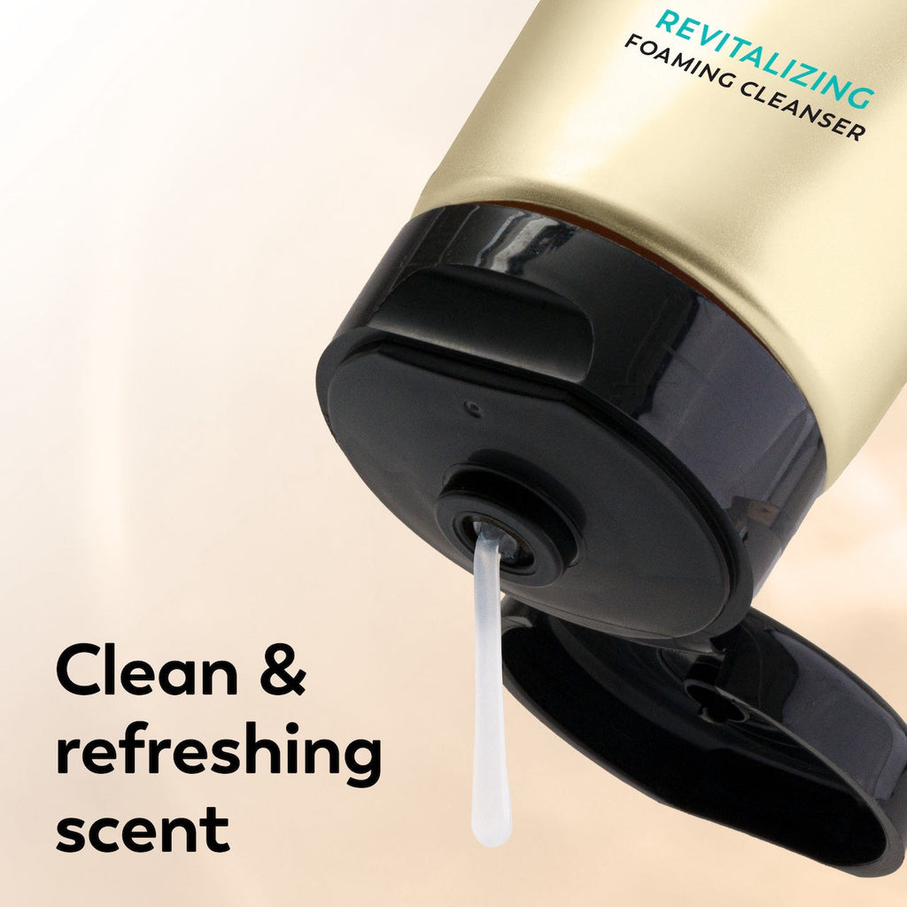 Olay / Total Effects Revitalizing Foaming · Daily Cleansing